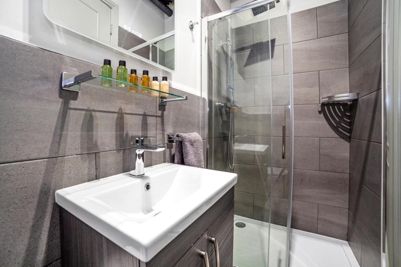 Modern Luxury Studios London Exteriör bild
